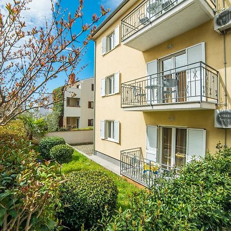 Apartments Bella Ровинь Экстерьер фото