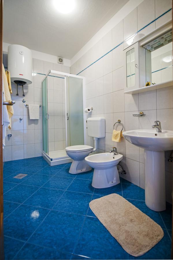 Apartments Bella Ровинь Экстерьер фото