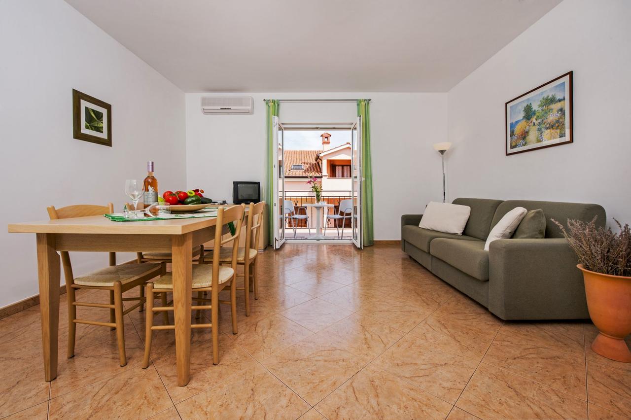 Apartments Bella Ровинь Экстерьер фото