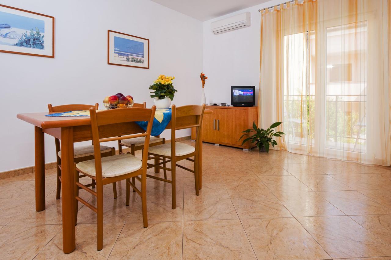 Apartments Bella Ровинь Экстерьер фото
