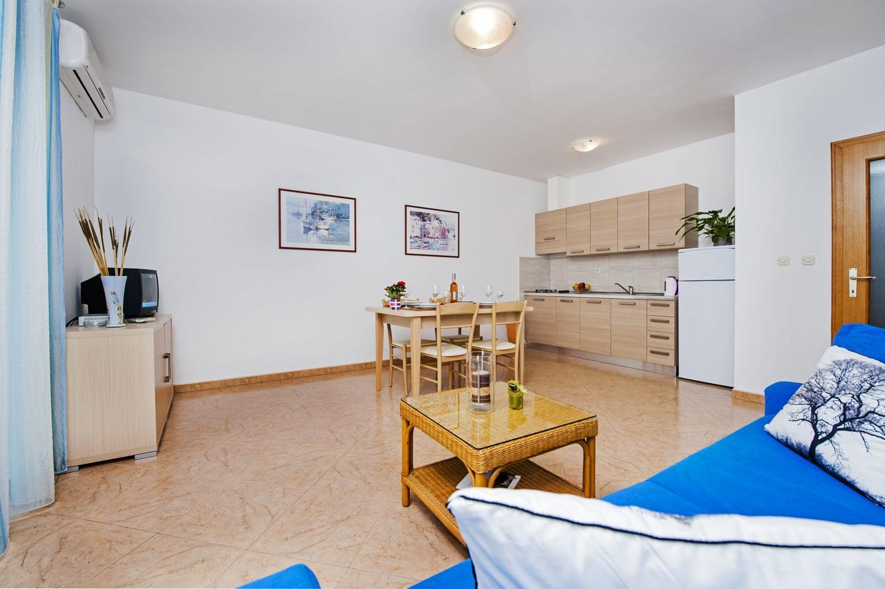 Apartments Bella Ровинь Экстерьер фото