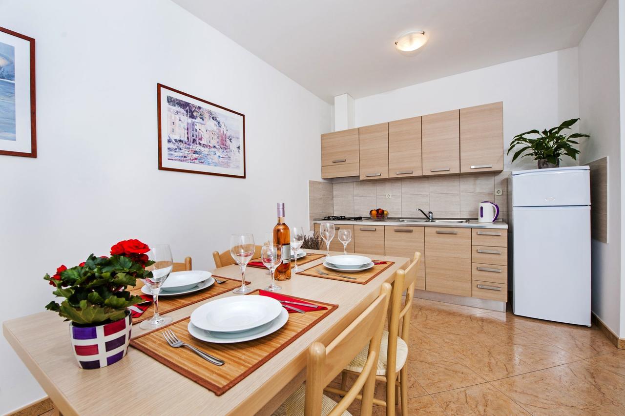 Apartments Bella Ровинь Экстерьер фото