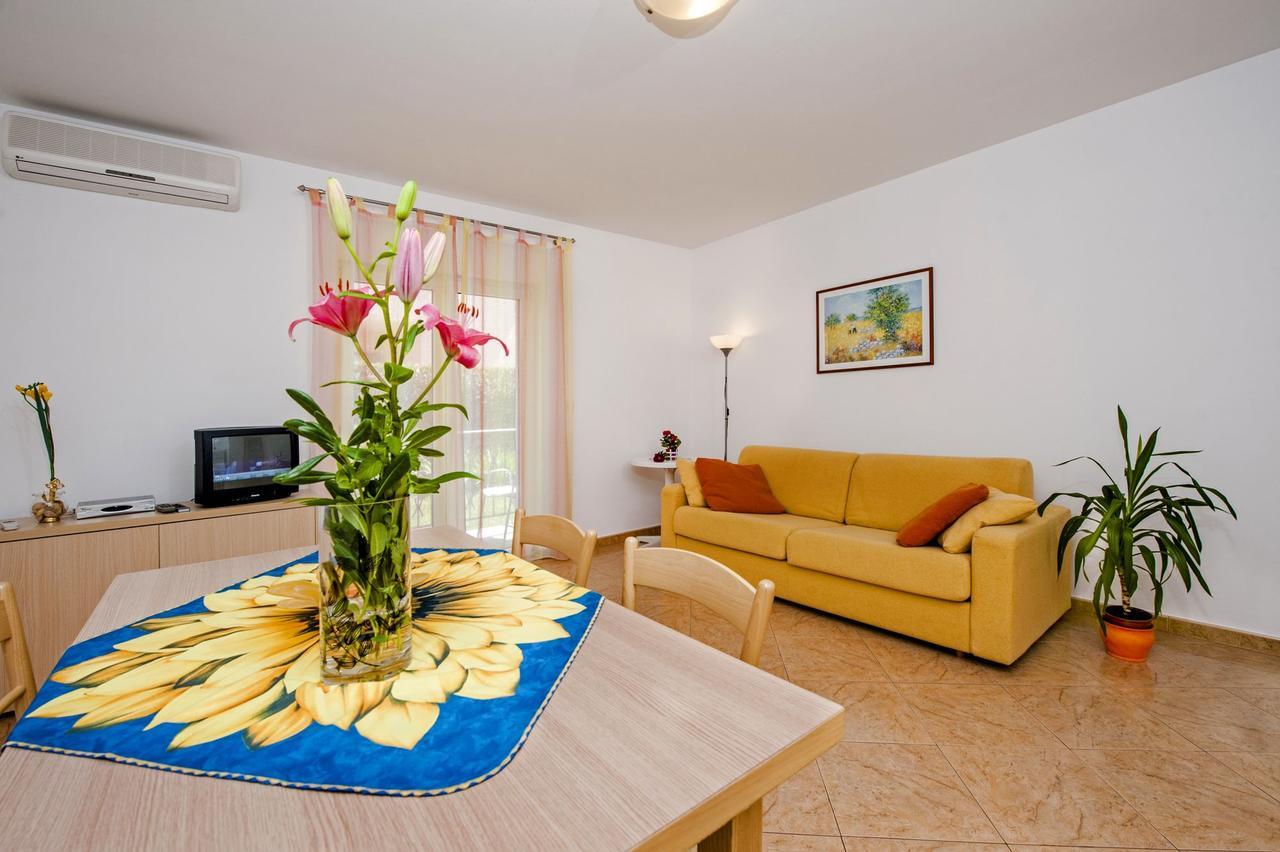 Apartments Bella Ровинь Экстерьер фото