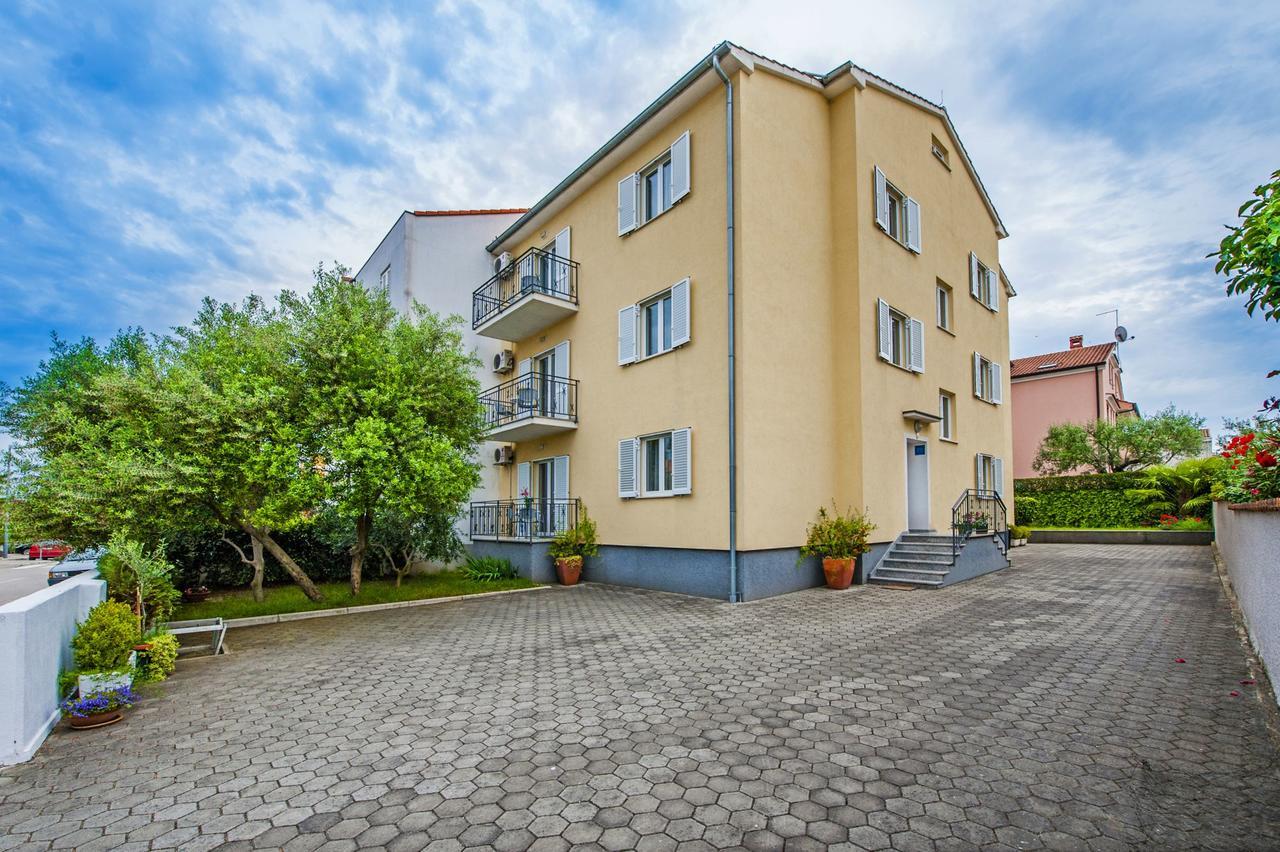Apartments Bella Ровинь Экстерьер фото