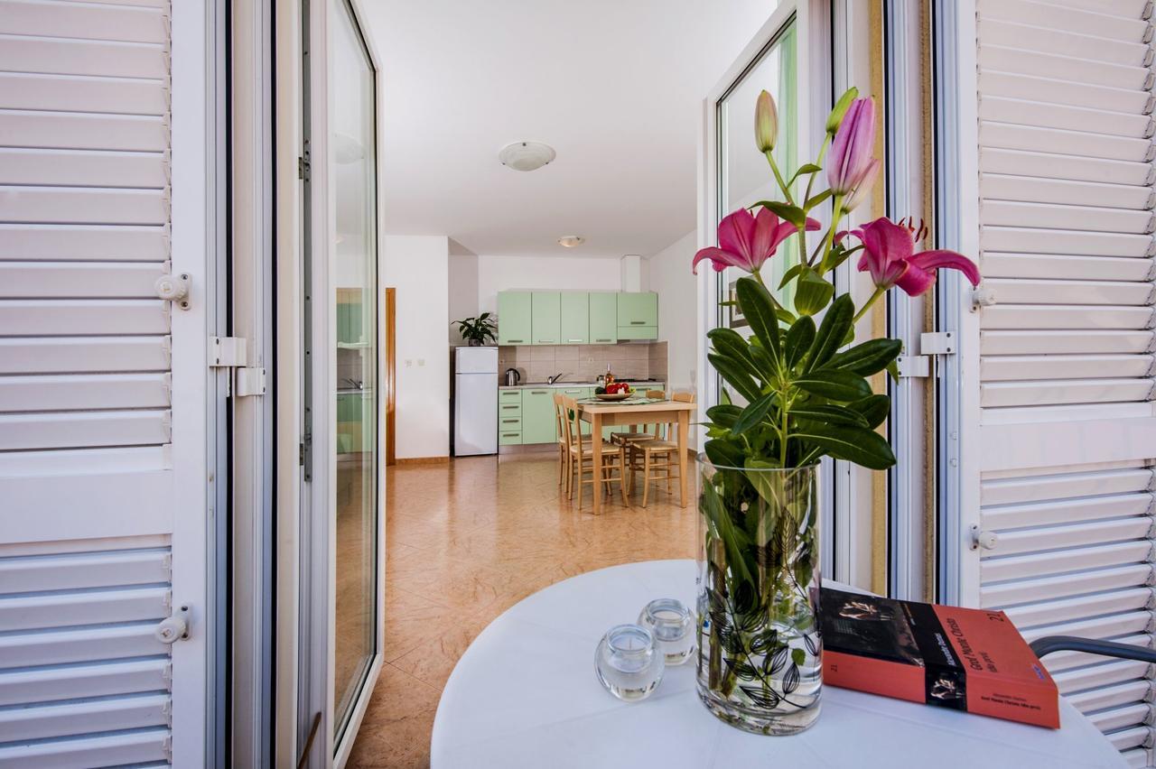 Apartments Bella Ровинь Экстерьер фото