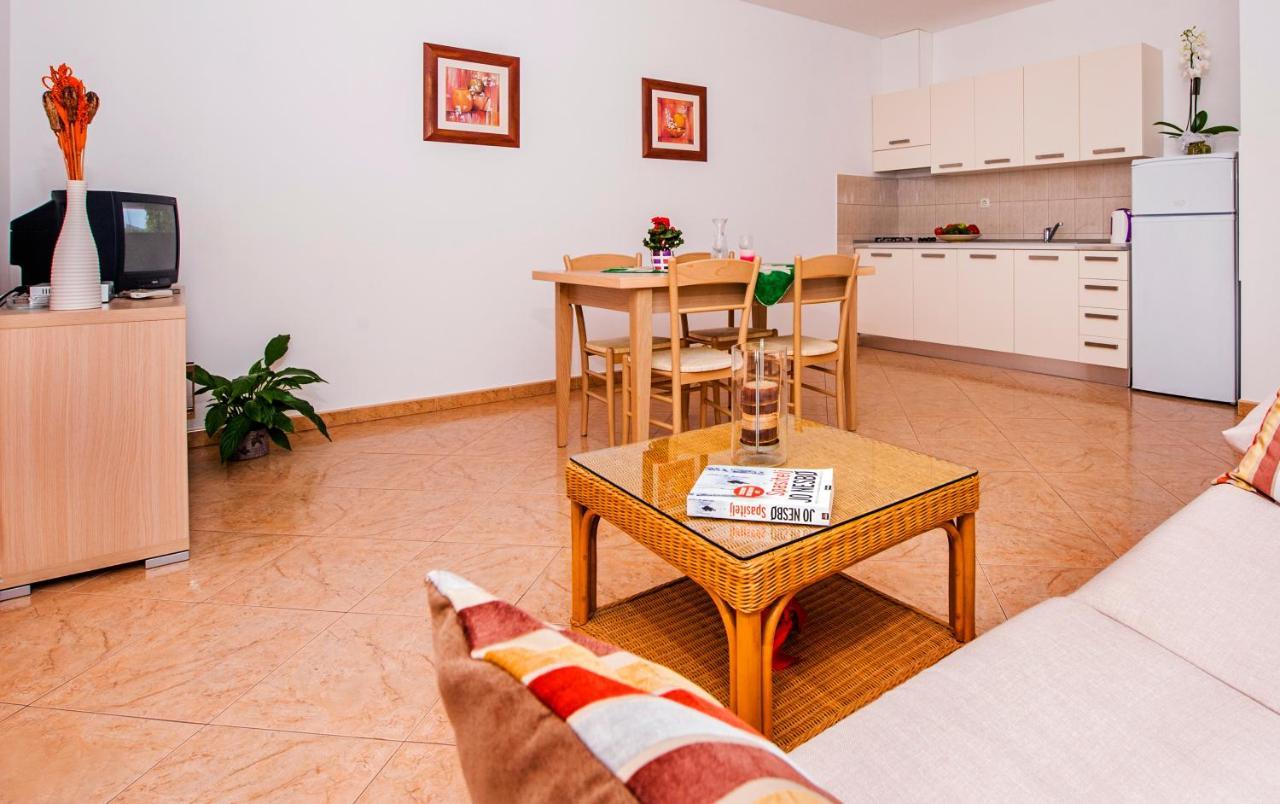 Apartments Bella Ровинь Экстерьер фото