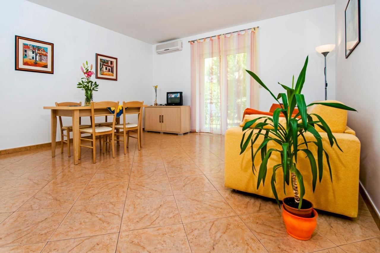 Apartments Bella Ровинь Экстерьер фото