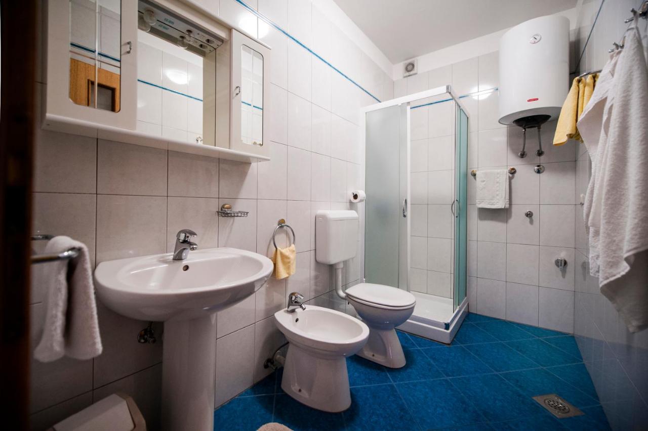 Apartments Bella Ровинь Экстерьер фото